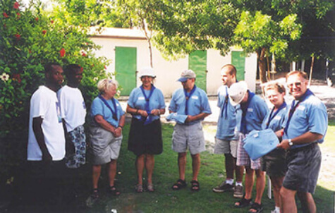 Mission de l’an 2000 avec les membres de l’Amicale scoute de Montréal.